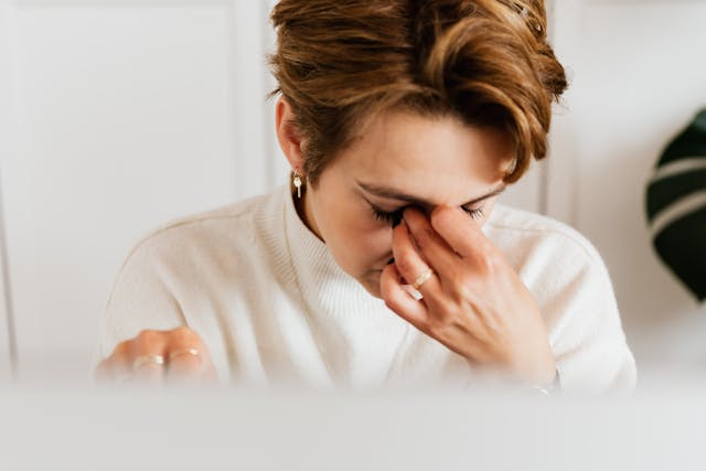眼睛胀痛、看灯光有彩虹圈？可能是青光眼在报警